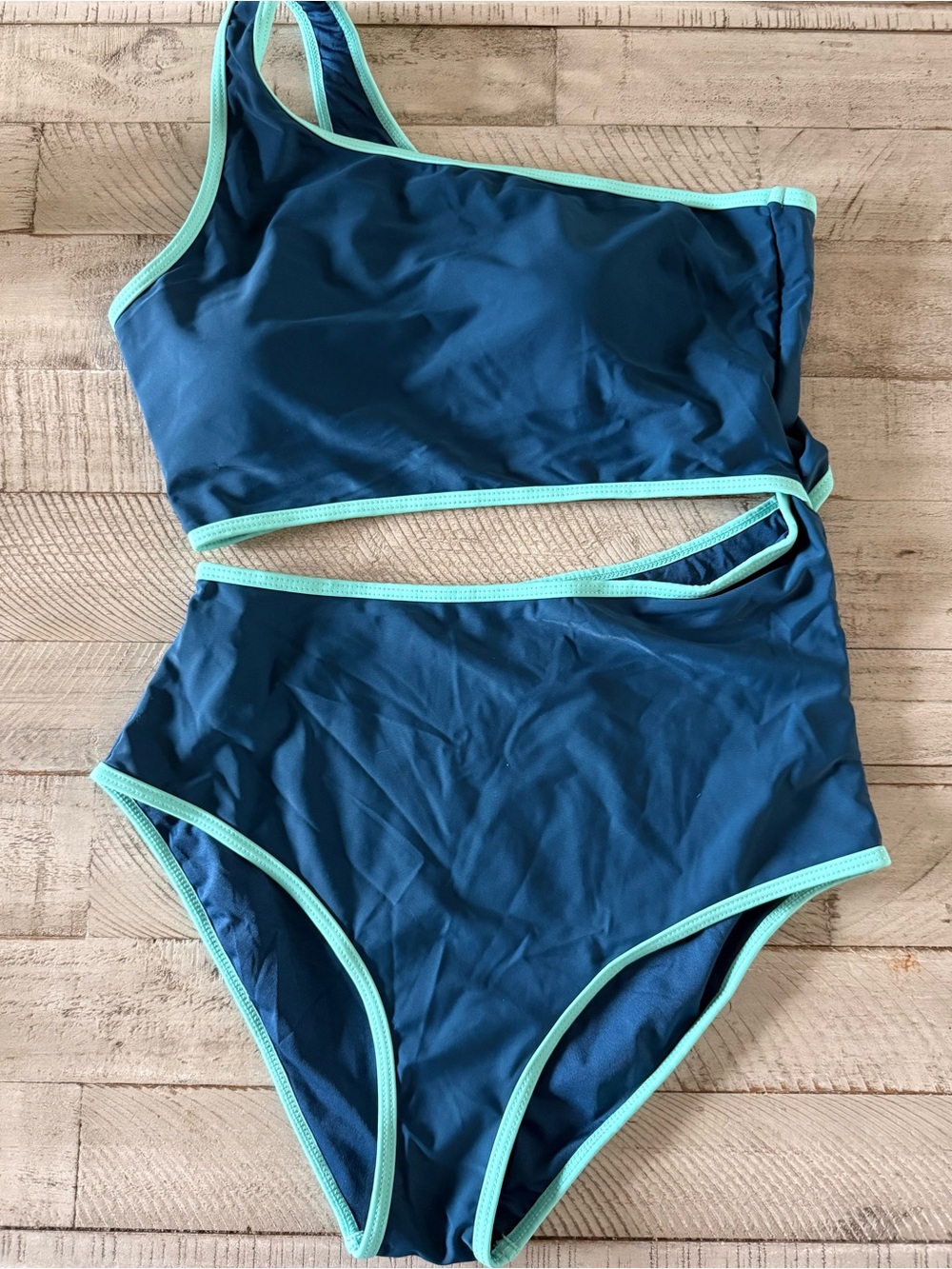 Yonique Teal One-Shoulder Cutout Swimsuit with Mint Trim NWT Size Medium